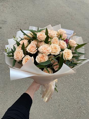 Букет Кремовые розы Латте в Малгобеке